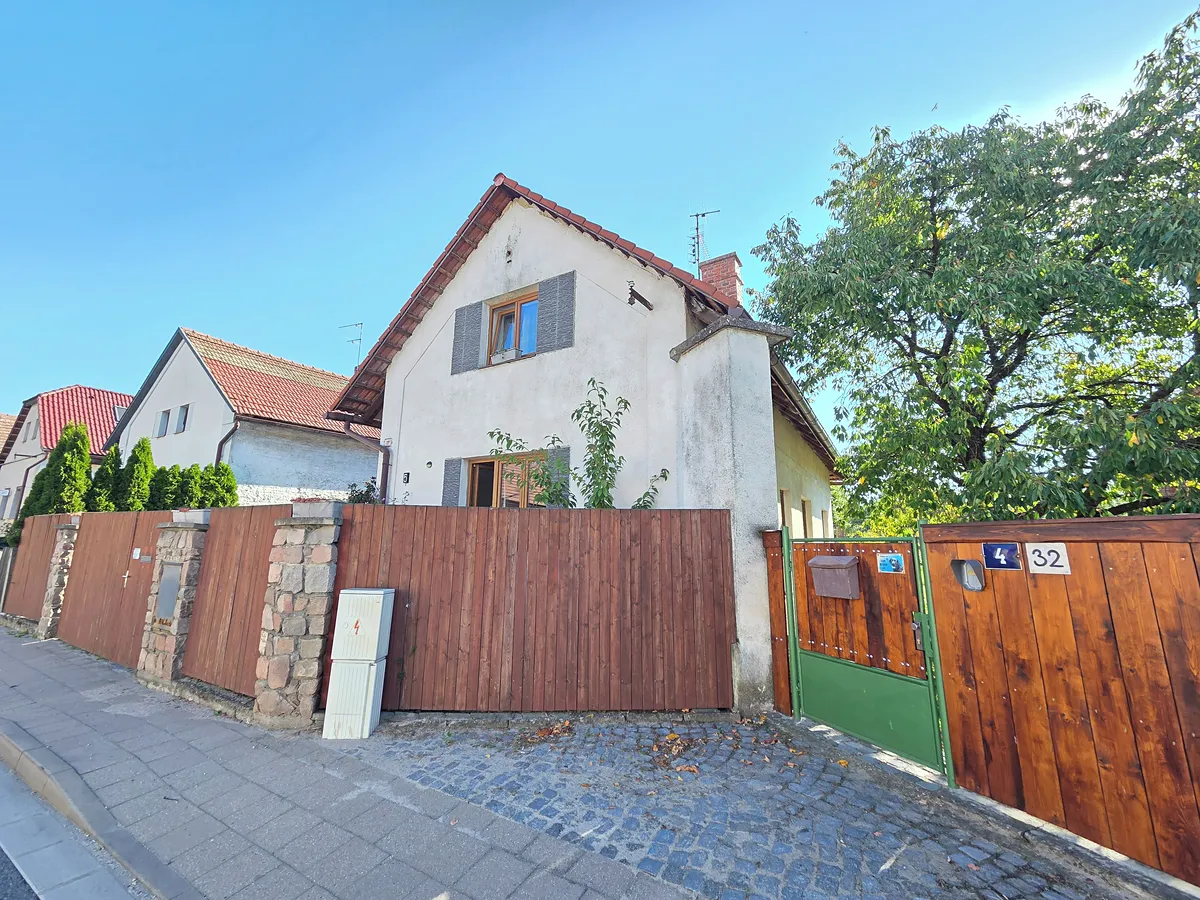 Prodej rodinného domu 230 m², pozemek 250 m²